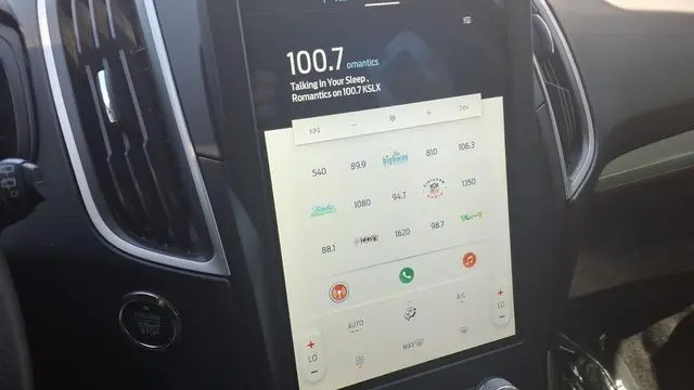 2023 Ford Edge SE