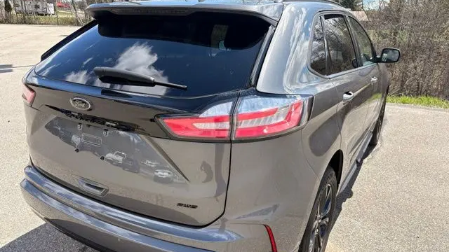 2023 Ford Edge SE