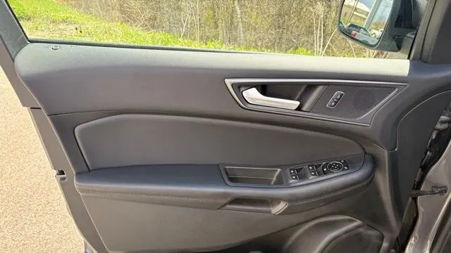 2023 Ford Edge SE