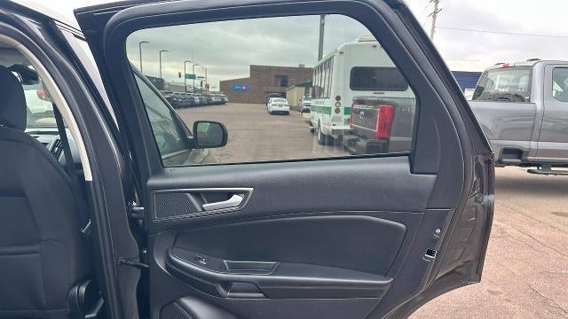 2020 Ford Edge SE