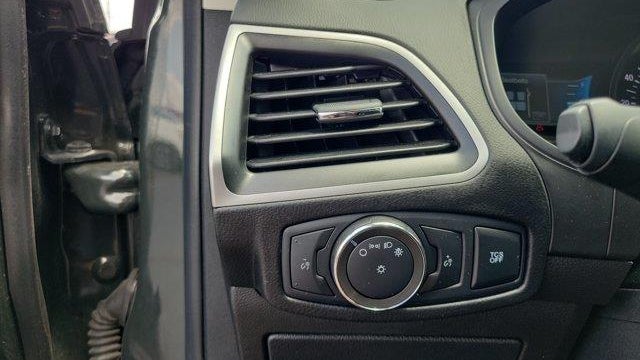 2022 Ford Edge SE