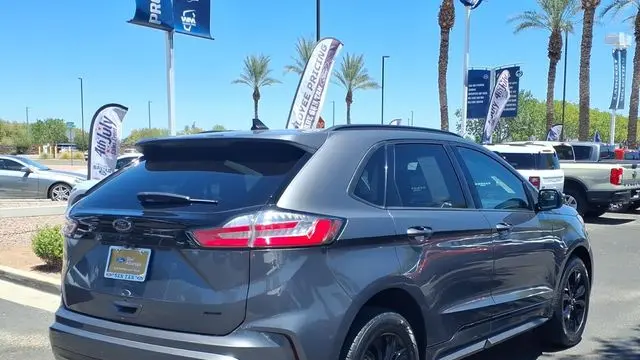 2022 Ford Edge SE