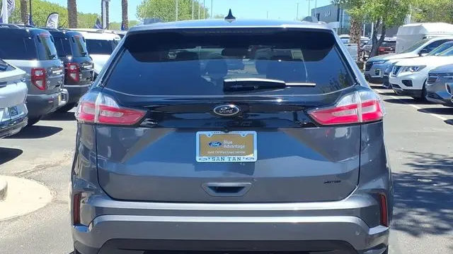 2022 Ford Edge SE