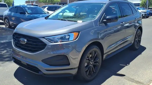 2022 Ford Edge SE