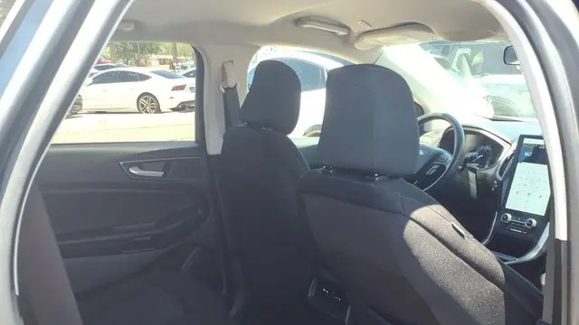 2022 Ford Edge SE