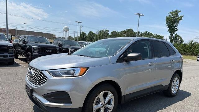 2023 Ford Edge SE