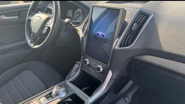 2023 Ford Edge SE