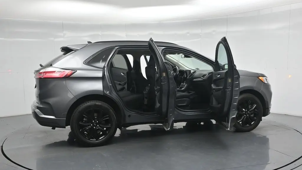 2023 Ford Edge SE