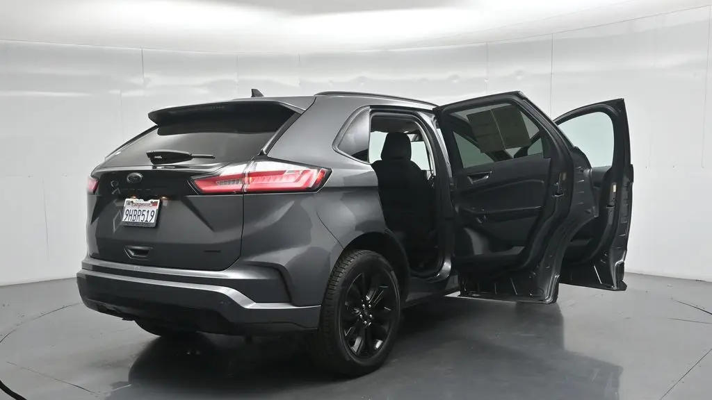 2023 Ford Edge SE