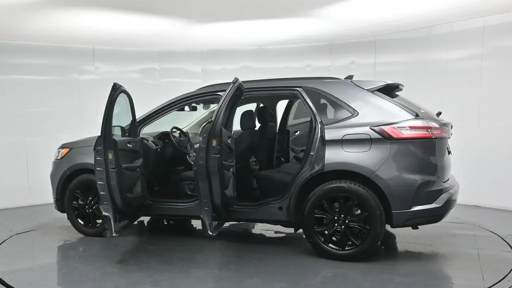 2023 Ford Edge SE