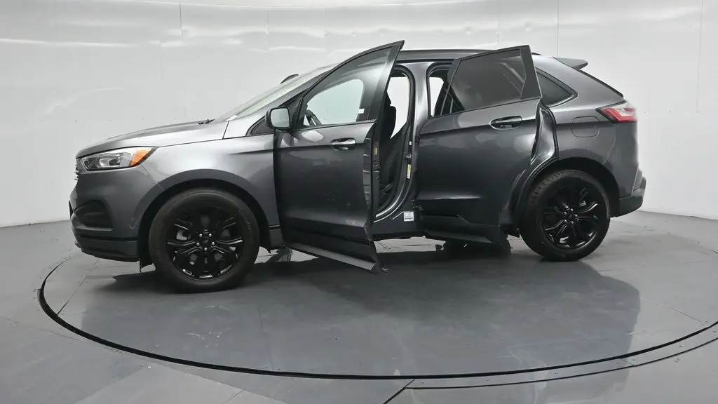 2023 Ford Edge SE