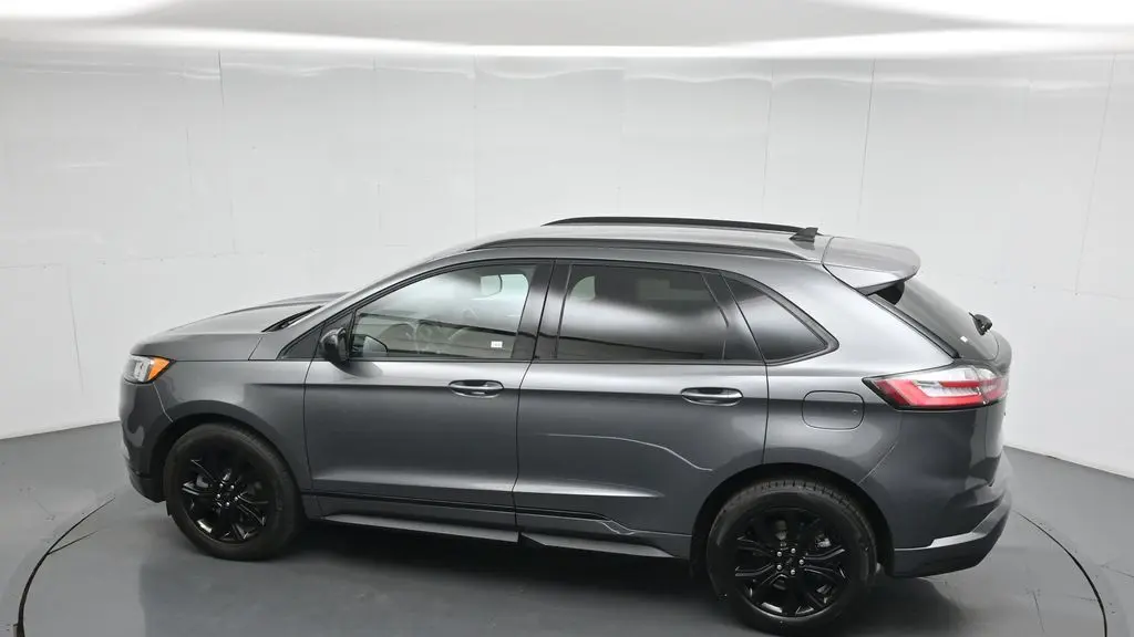 2023 Ford Edge SE