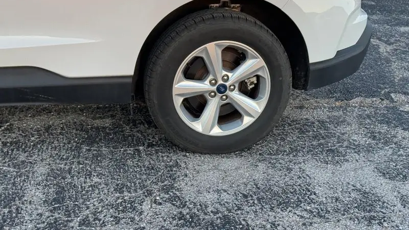 2022 Ford Edge SE