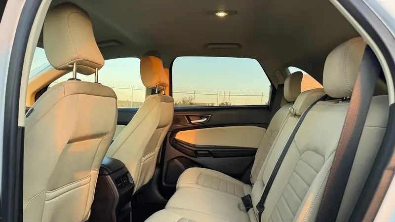2022 Ford Edge SE