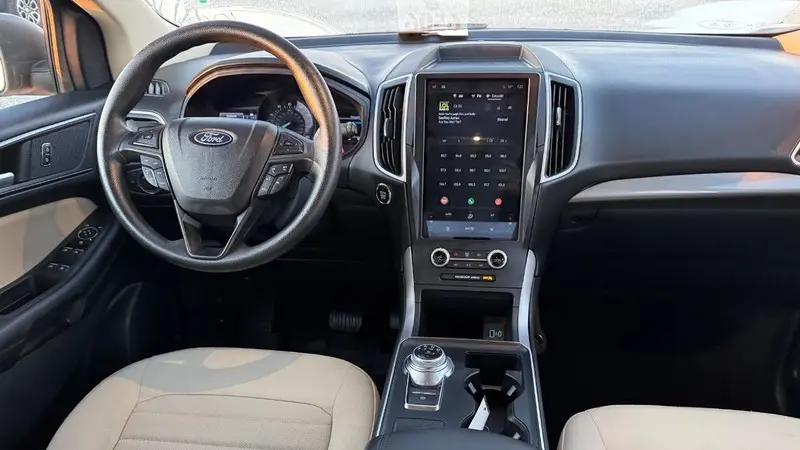 2022 Ford Edge SE