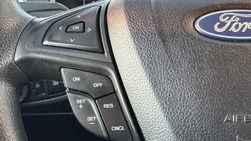 2022 Ford Edge SE
