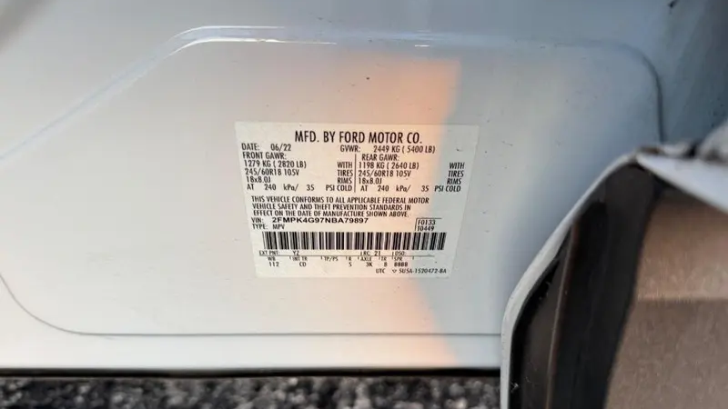 2022 Ford Edge SE