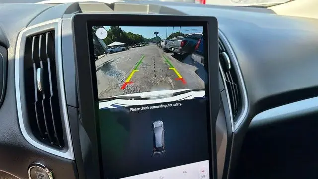 2022 Ford Edge SE