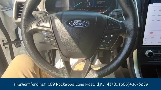 2022 Ford Edge SE