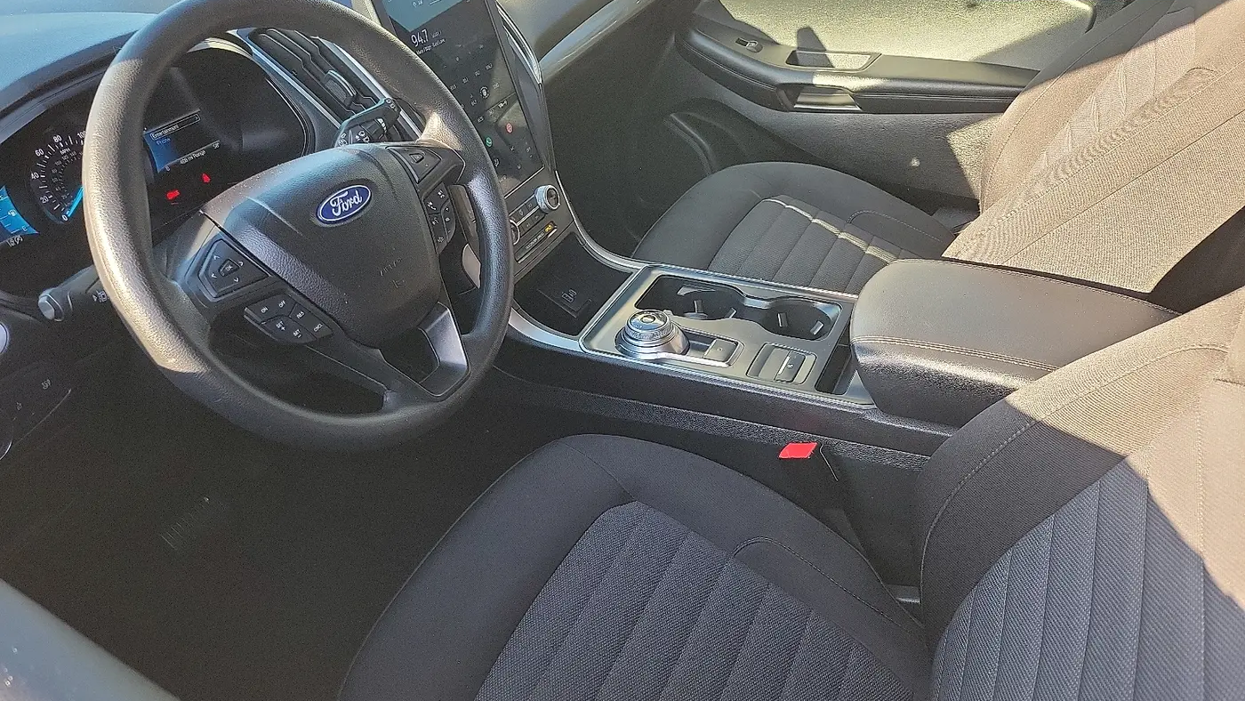 2022 Ford Edge SE