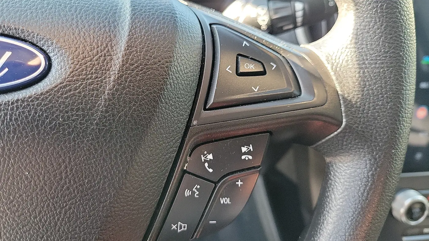 2022 Ford Edge SE