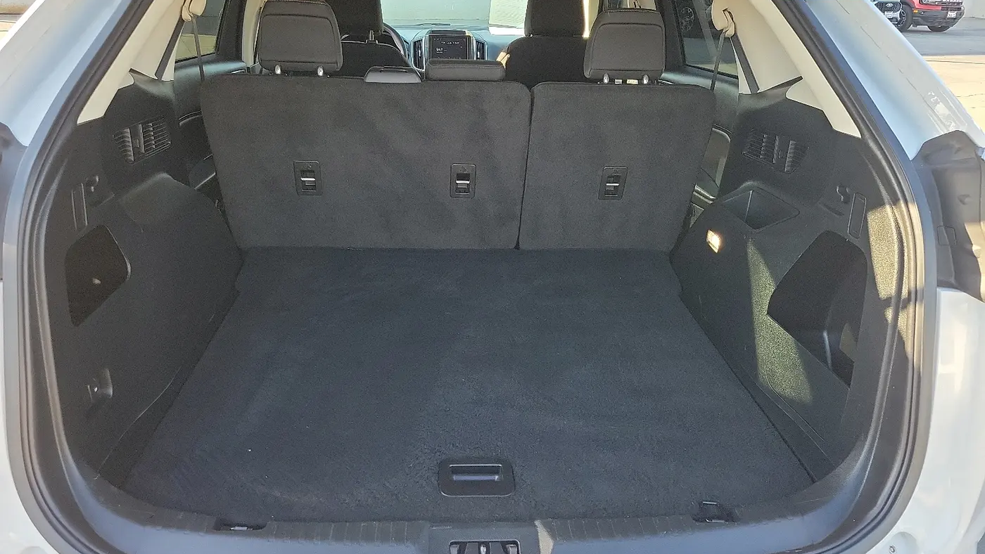 2022 Ford Edge SE