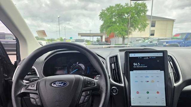 2023 Ford Edge SE