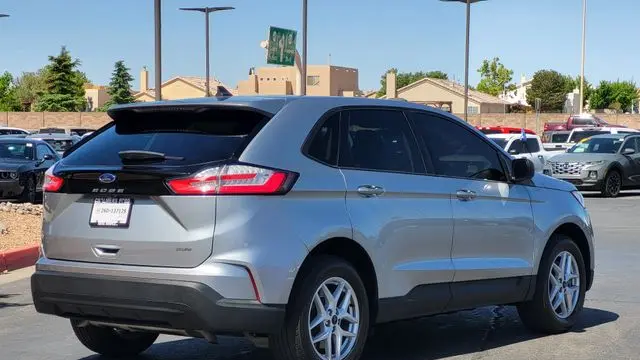 2023 Ford Edge SE
