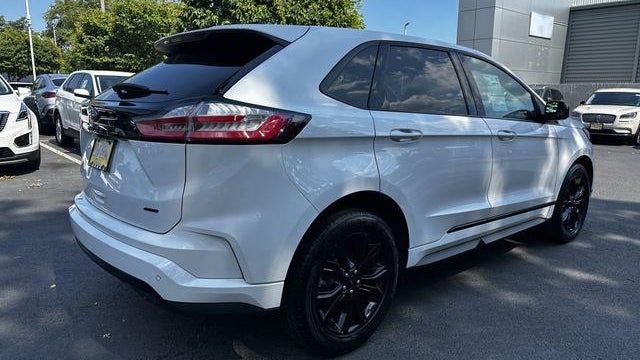 2023 Ford Edge SE
