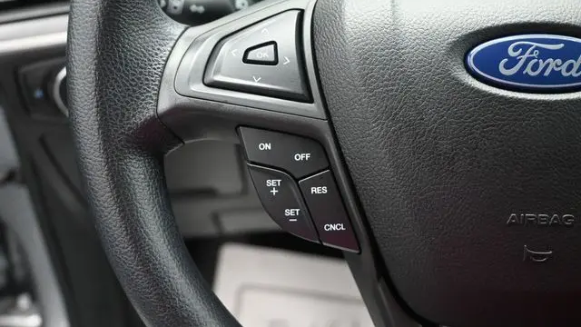2023 Ford Edge SE
