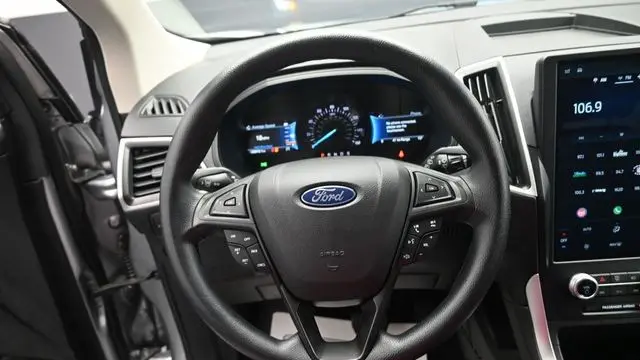 2023 Ford Edge SE