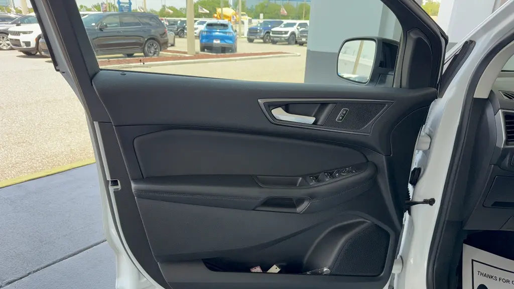 2022 Ford Edge SE
