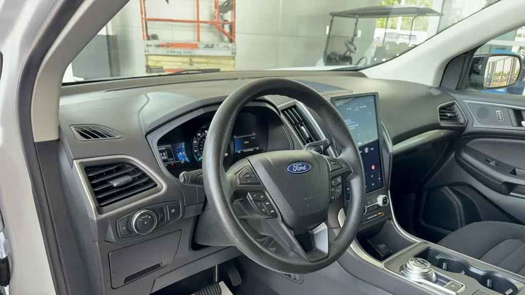 2022 Ford Edge SE