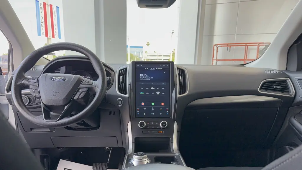 2022 Ford Edge SE