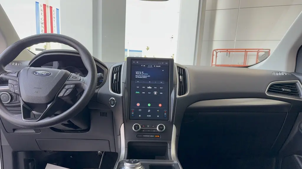 2022 Ford Edge SE