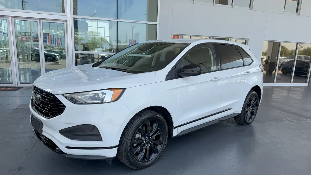 2022 Ford Edge SE