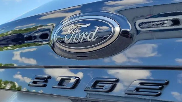 2023 Ford Edge SE