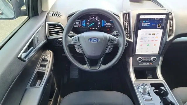 2023 Ford Edge SE
