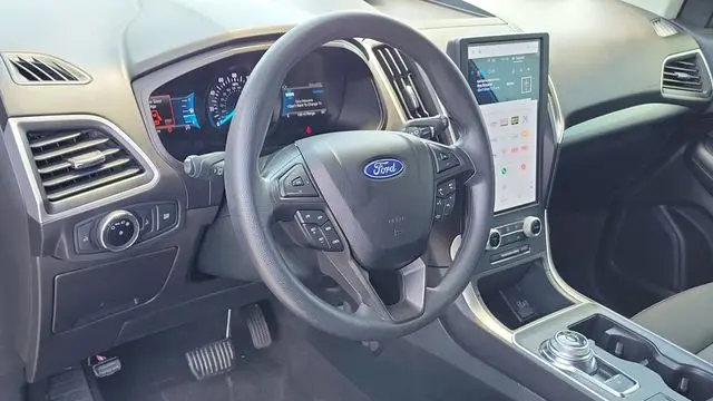 2023 Ford Edge SE