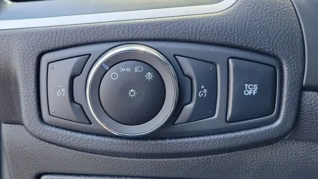 2023 Ford Edge SE