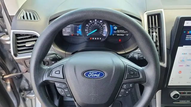 2023 Ford Edge SE