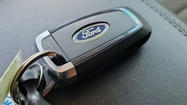 2023 Ford Edge SE