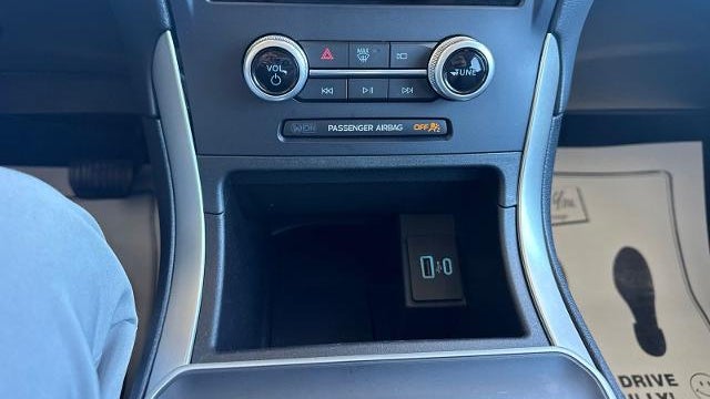 2023 Ford Edge SE