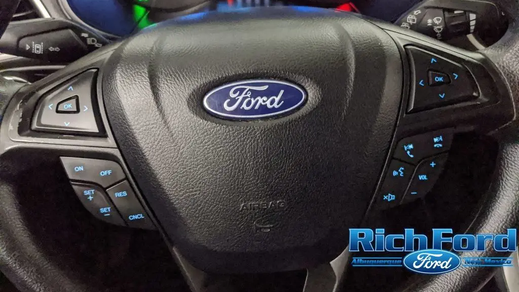 2024 Ford Edge SE