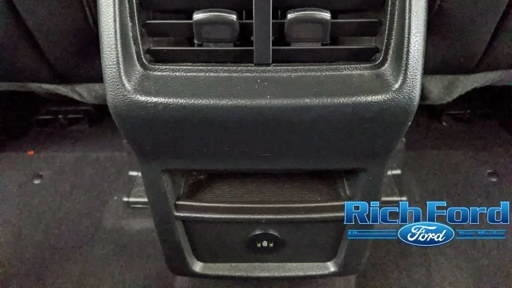 2024 Ford Edge SE