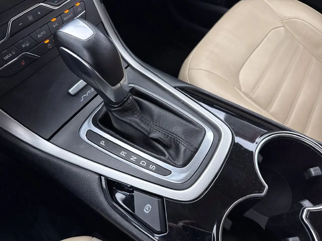 2015 Ford Edge - $8,901
