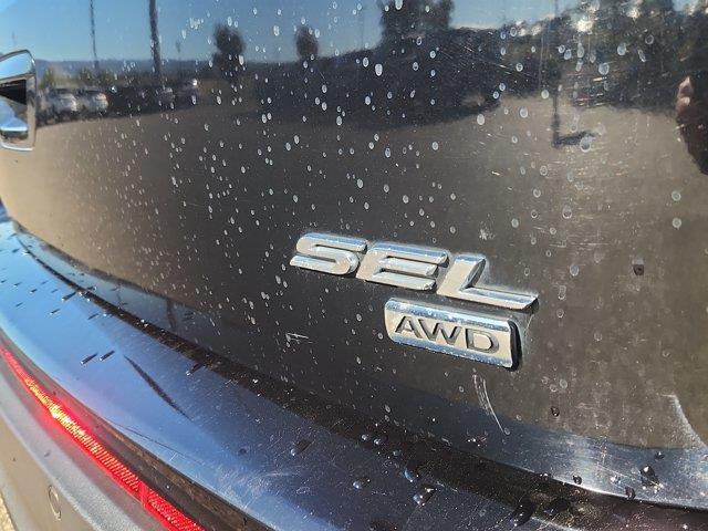 2016 Ford Edge - $14,901