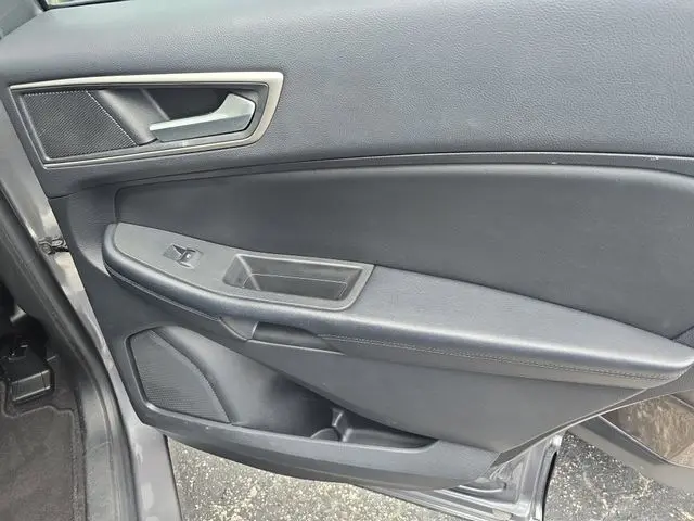 2022 Ford Edge - $21,990