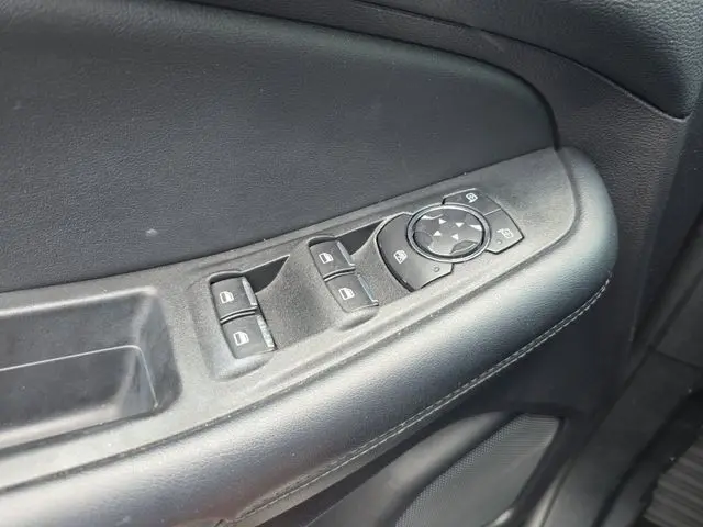 2022 Ford Edge - $21,990