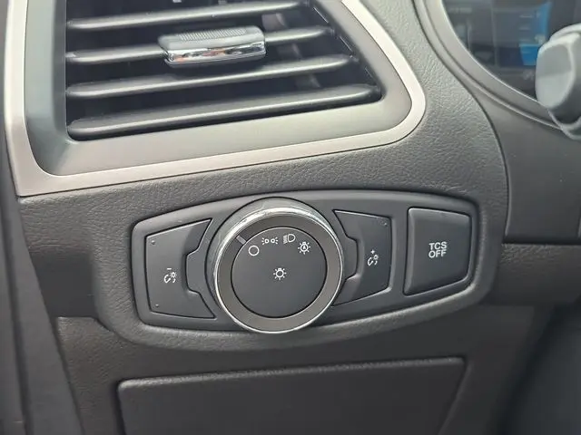 2022 Ford Edge - $21,990